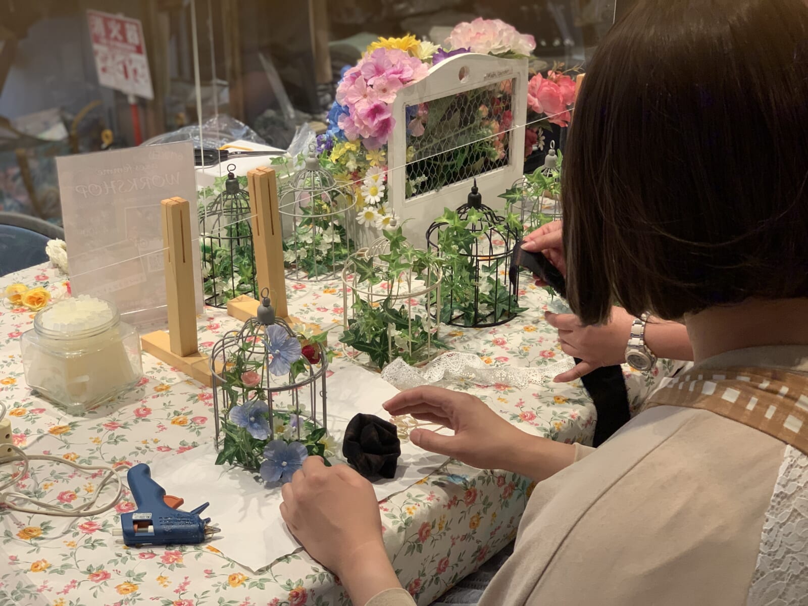 7月16日(土)、axes femme銀座LABにて、axes femmeのはぎれ布を使った鳥かごorフォトフレーム作りのワークショップを開催