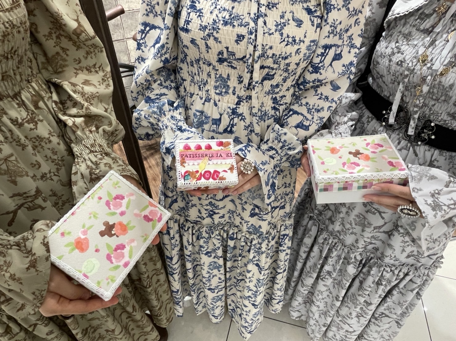 クマの学校　axes femme コラボ　エプロン　レディース クマの学校 axes femme コラボ エプロン レディース axes femme